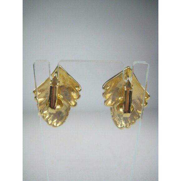 Gold Tone Clip On Earrings Leaf Design Scalloped Edges Vintage 1980 - Picture 6 of 7